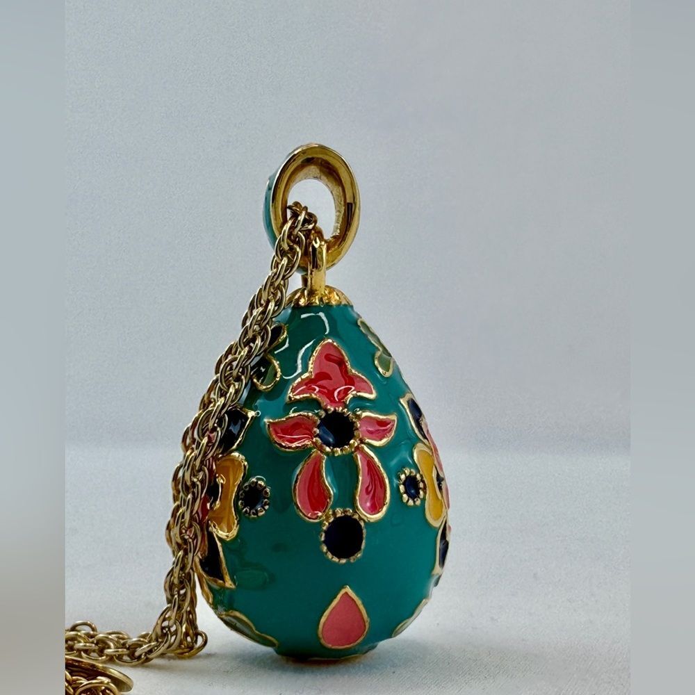 Vintage Joan Rivers enamel floral egg pendant - Picture 3 of 7